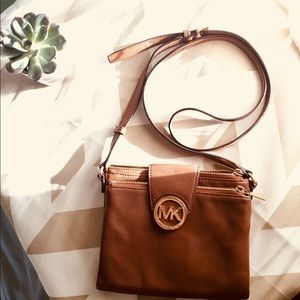 Michael Kors Large Fulton Crossbody Purse Tan